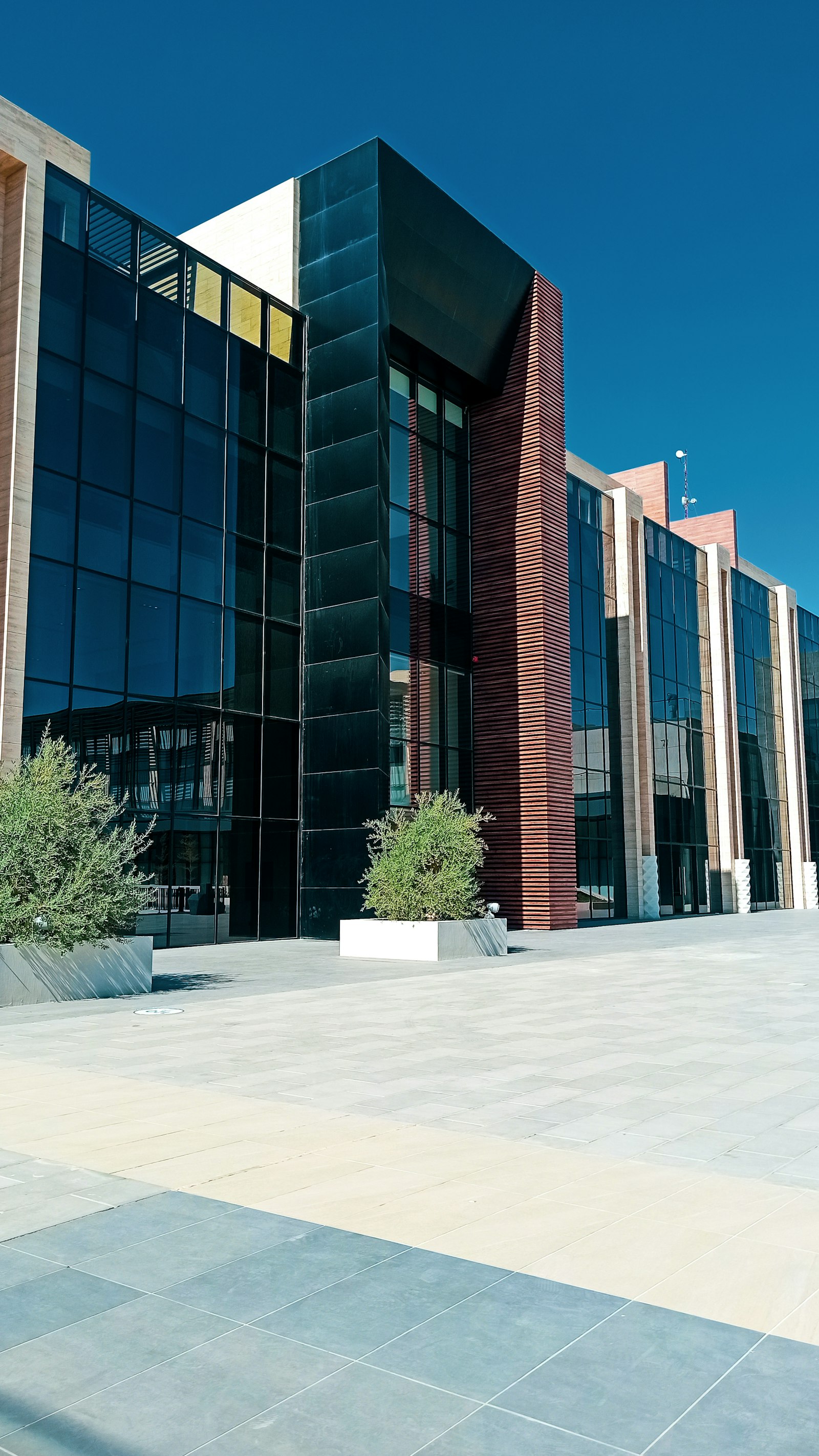 King Faisal Specialist Hospital & Research Center Riyadh — exterior.